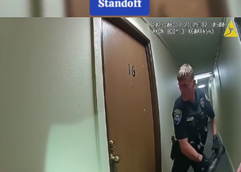 👇𝐏𝐚𝐫𝐭 𝟐 Door 16 and the Deadly Shot: A Tactical Team’s 10-Hour Standoff Against an Armed Barricade
