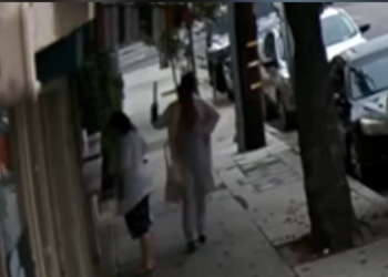 𝐏𝐚𝐫𝐭 𝟐:RAMPAGE ON THE STREETS OF LOS ANGELES: WHEN A DUMBBELL BAR TURNED INTO A DEADLY WEAPON AND LAPD’S SPLIT-SECOND SHOT